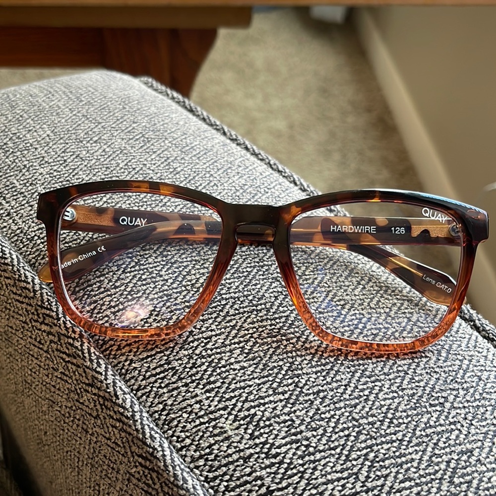QUAY Hardwire Bluelight Glasses - Tortoise